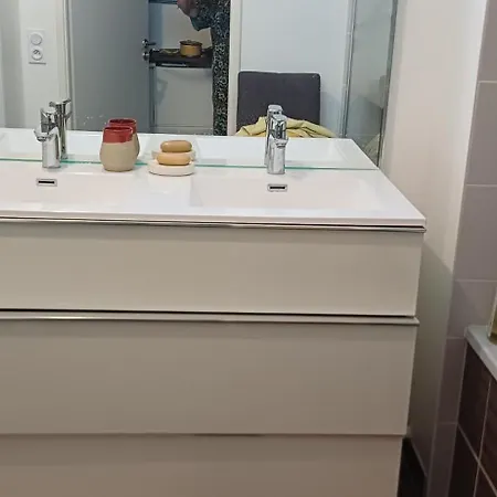 Apartment Avec Terrasse, Proche Centre Bayonne