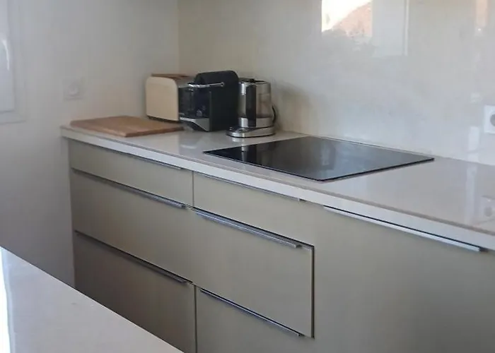 アパート Appartement Lumineux Avec Terrasse, Proche Centre *